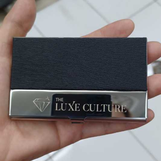 

Name Card Holder Kulit A02 - Harga Sudah Termasuk Custom Logo 1 Sisi