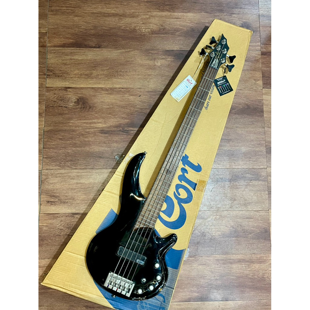 Cort Curbow 51 Black Active 5-String Electric Bass
