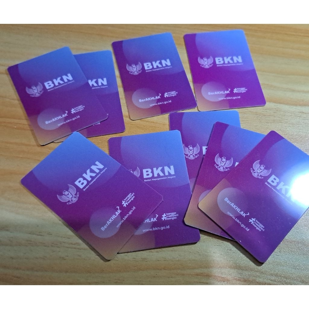 

cetak kartu bahan PVC | ID card / kartu pelajar / KTM / kartu member / PNS / ASN dua sisi