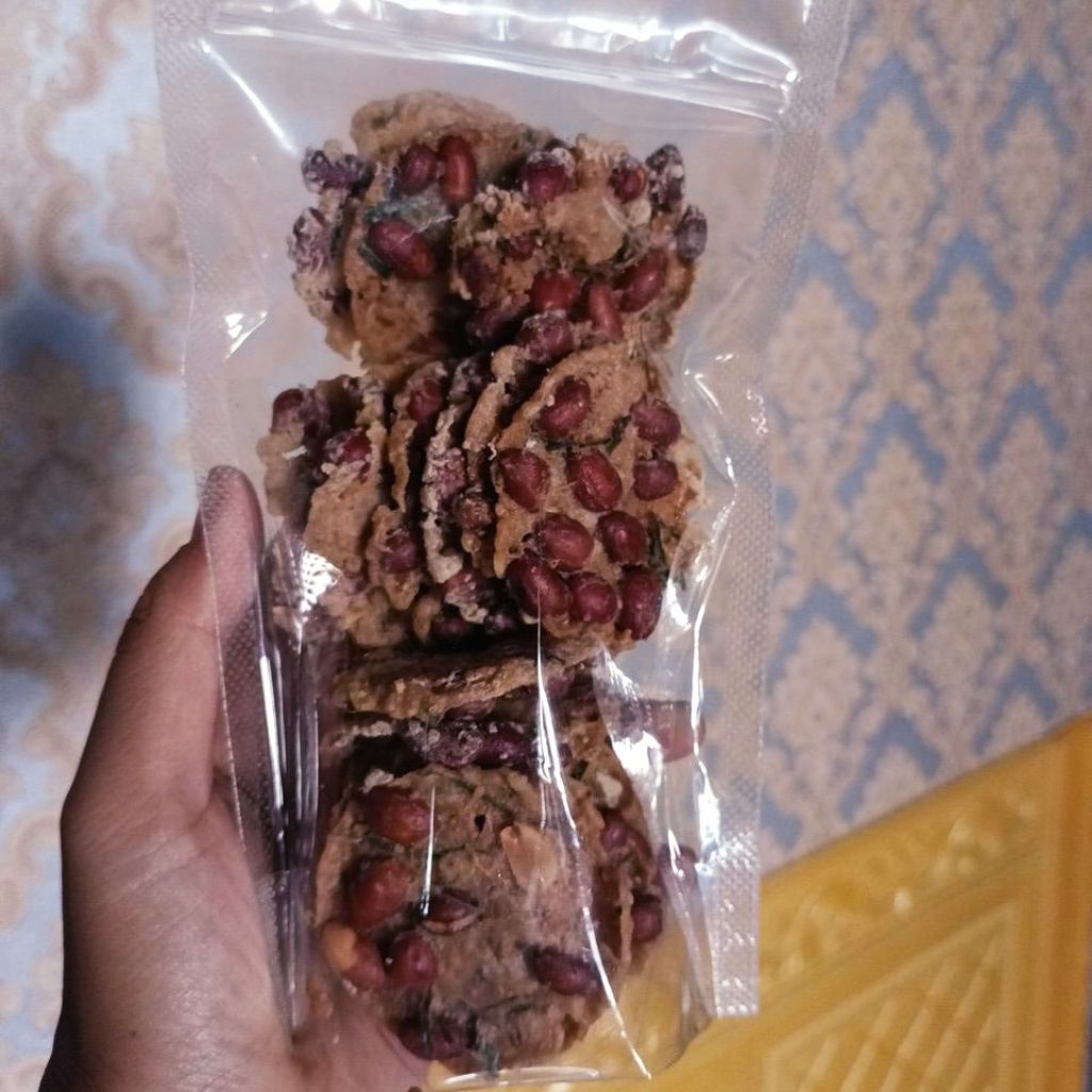

peyek kacang tanah