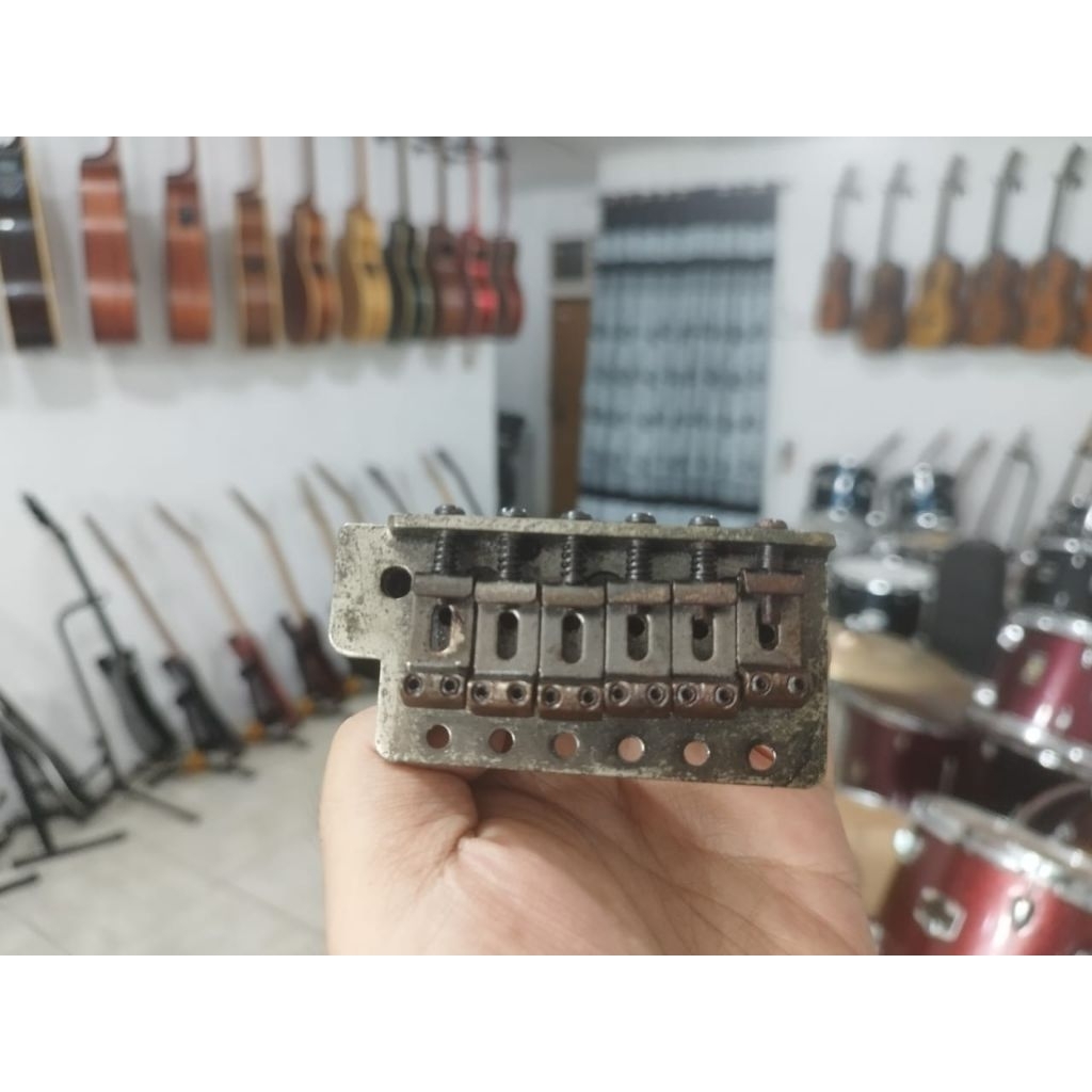 BRIDGE GITAR YAMAHA RGX 121Z ORI BEKAS
