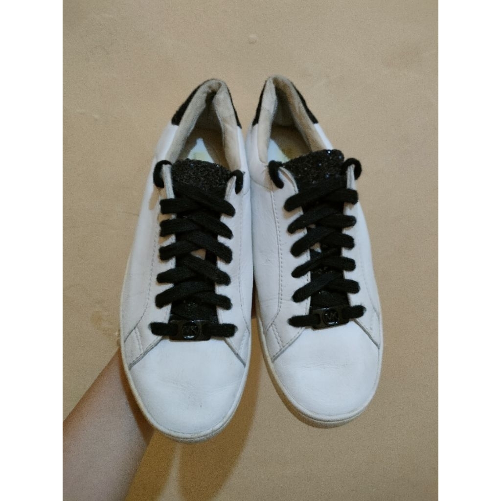 Sepatu sneaker Mk_sepatu sneakers wanita_preloved sneakers