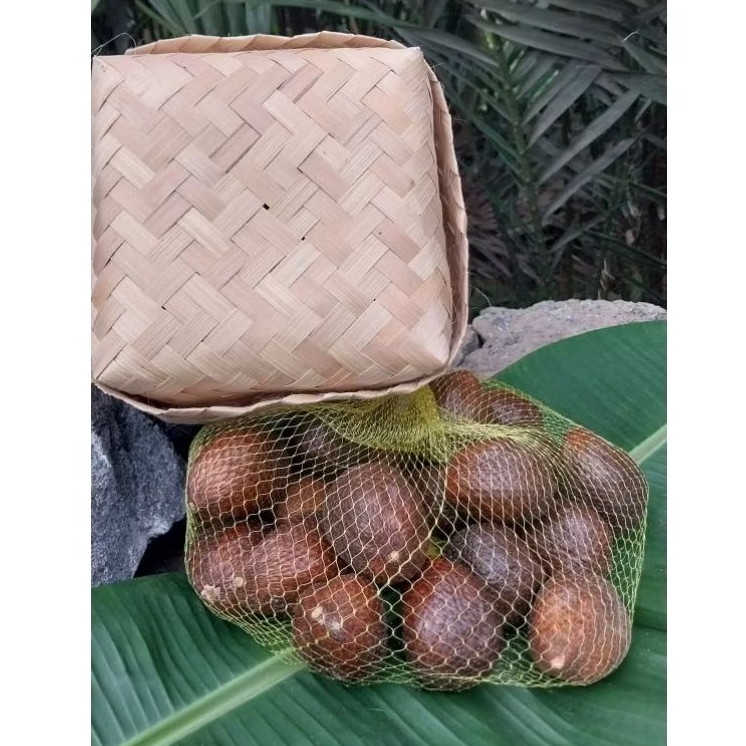 

Salak Pondoh kecil Fresh 1kg dikemas besek