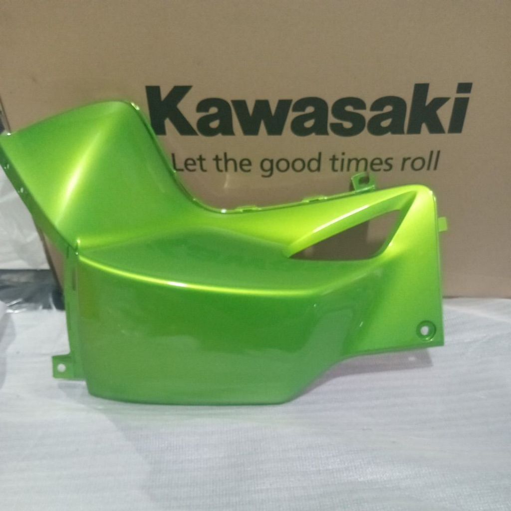 body sampingkiri kawasaki zx130 warna hijau
