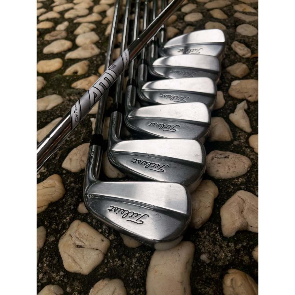 Titleist 620MB Forged Iron 4-P Shaft: AMT White S200