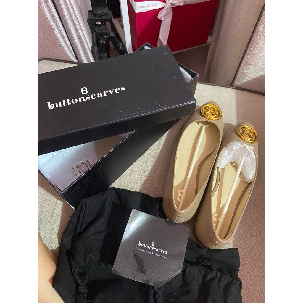Preloved Sepatu Buttonscarves