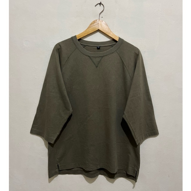 Preloved Uniqlo Kaos Lengan Panjang Second