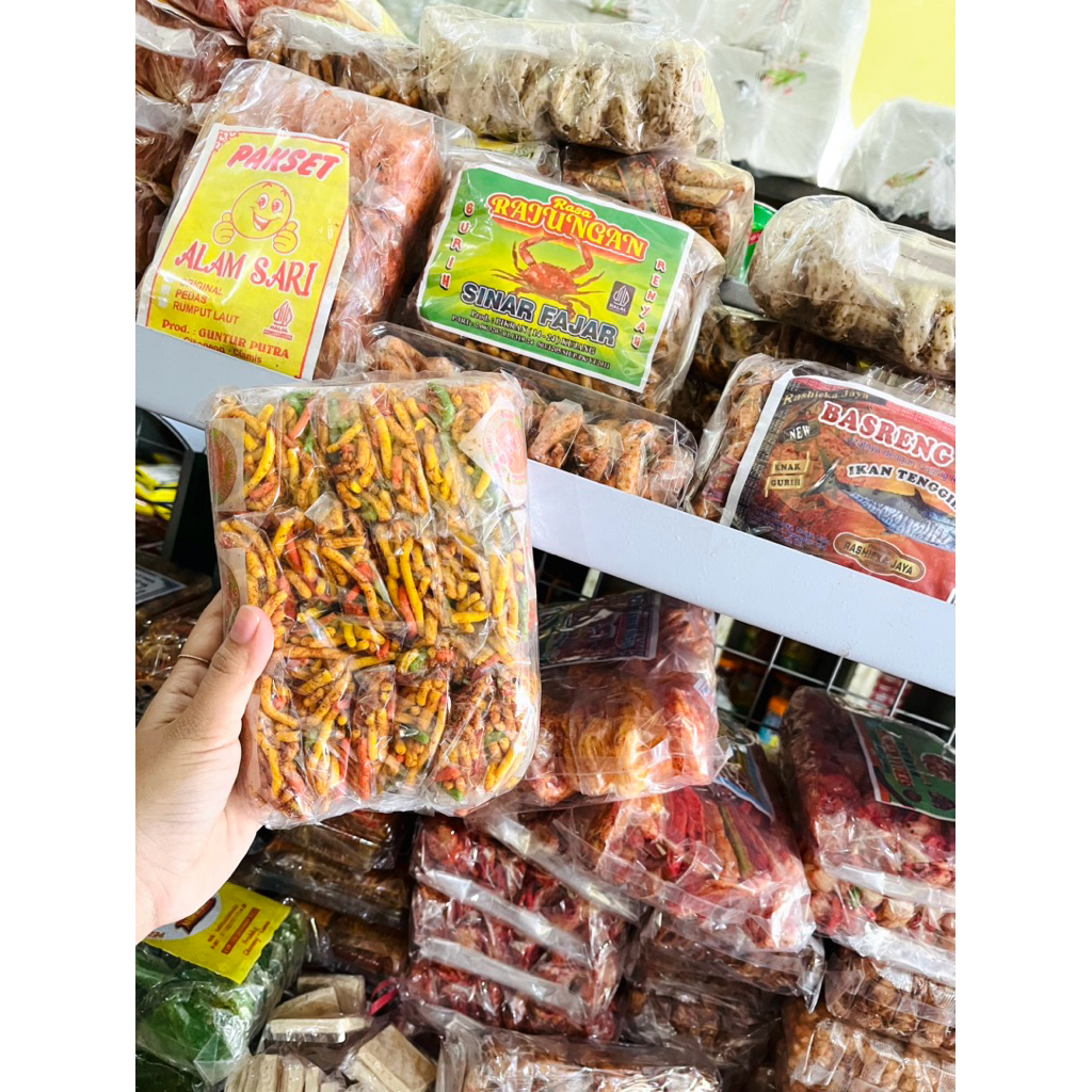 

Jajanan pedas aneka krupuk viral