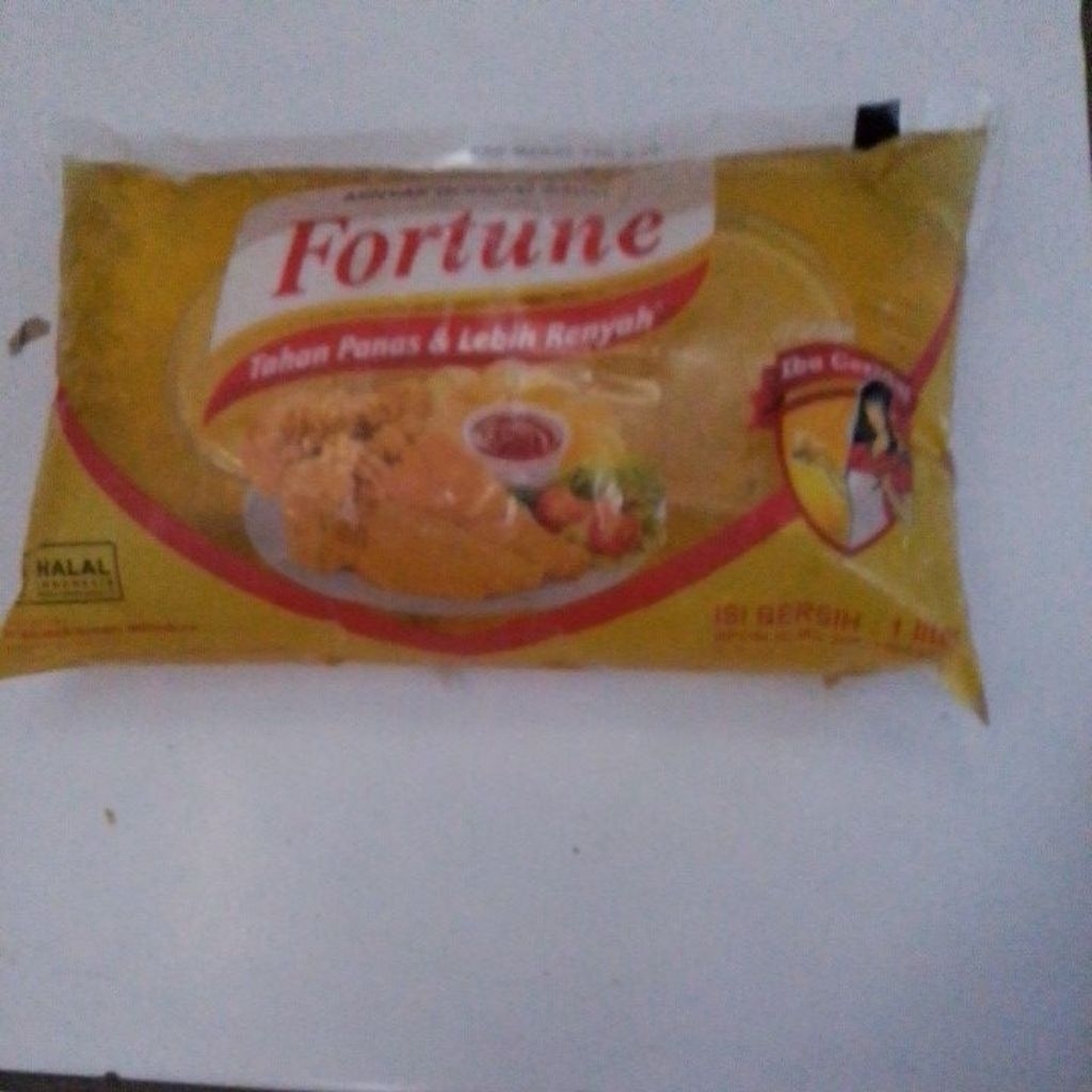 

minyak goreng Fortune bantal 1 l beli 6 pcs harga satuan kurang lebih 17.800