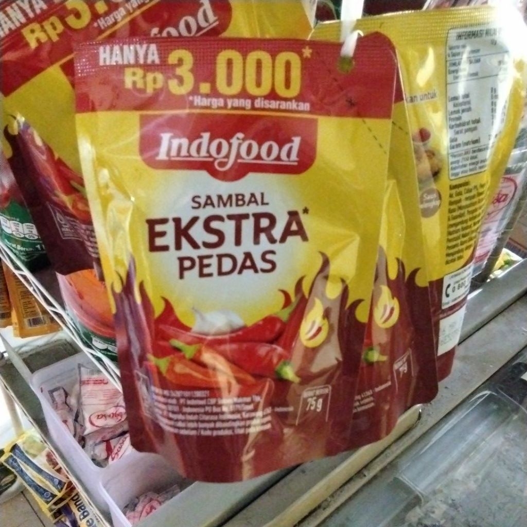 

Indofood saus extra pedas pouch 75gr dpt 3pcs