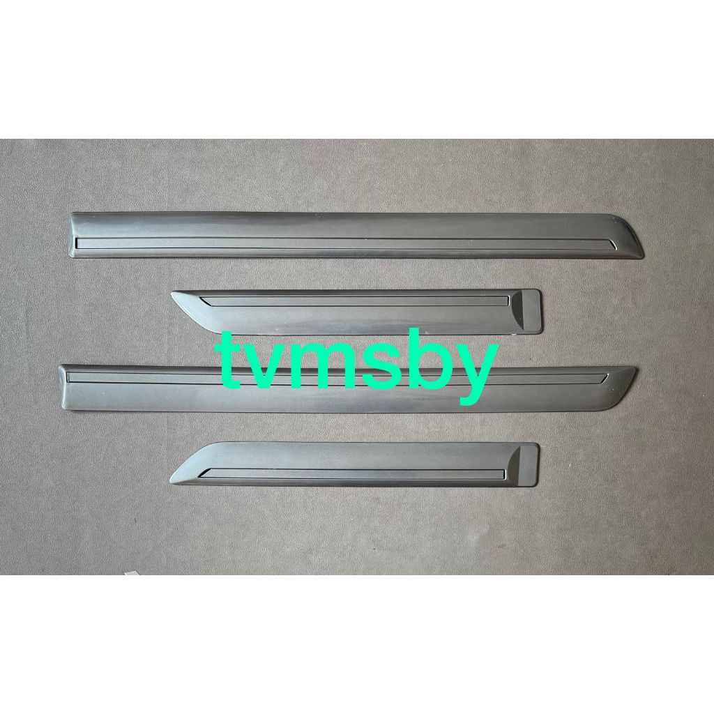 Side Body Moulding Pintu Nissan Grand Livina Grey