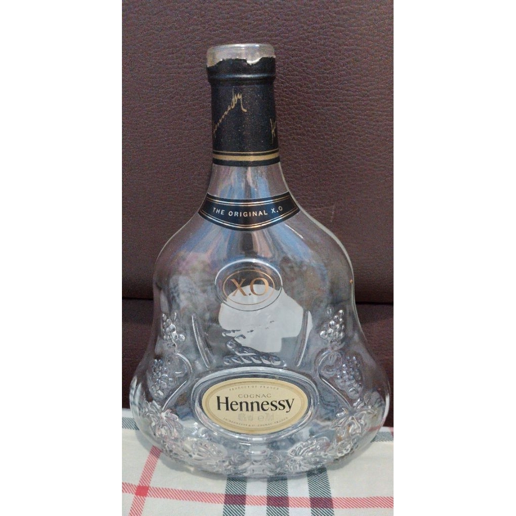 Botol bekas minuman Cognac XO HENNESSY, tanpa tutup untuk kolektor