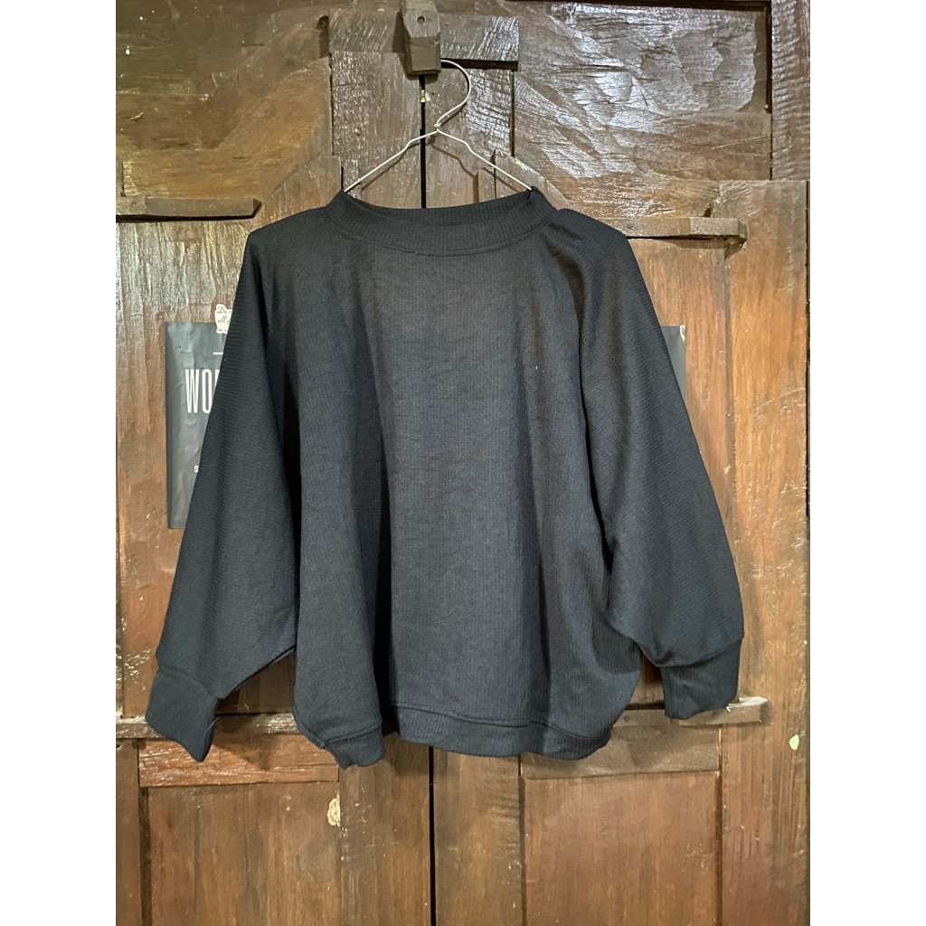 sweatshirt hitam