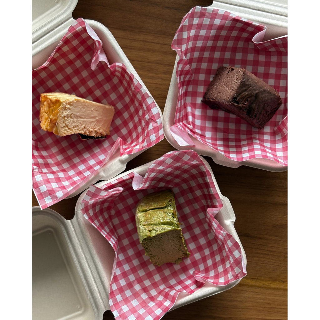 

opening promo- set of 3 slices (different flavors: chocolate, matcha, original)