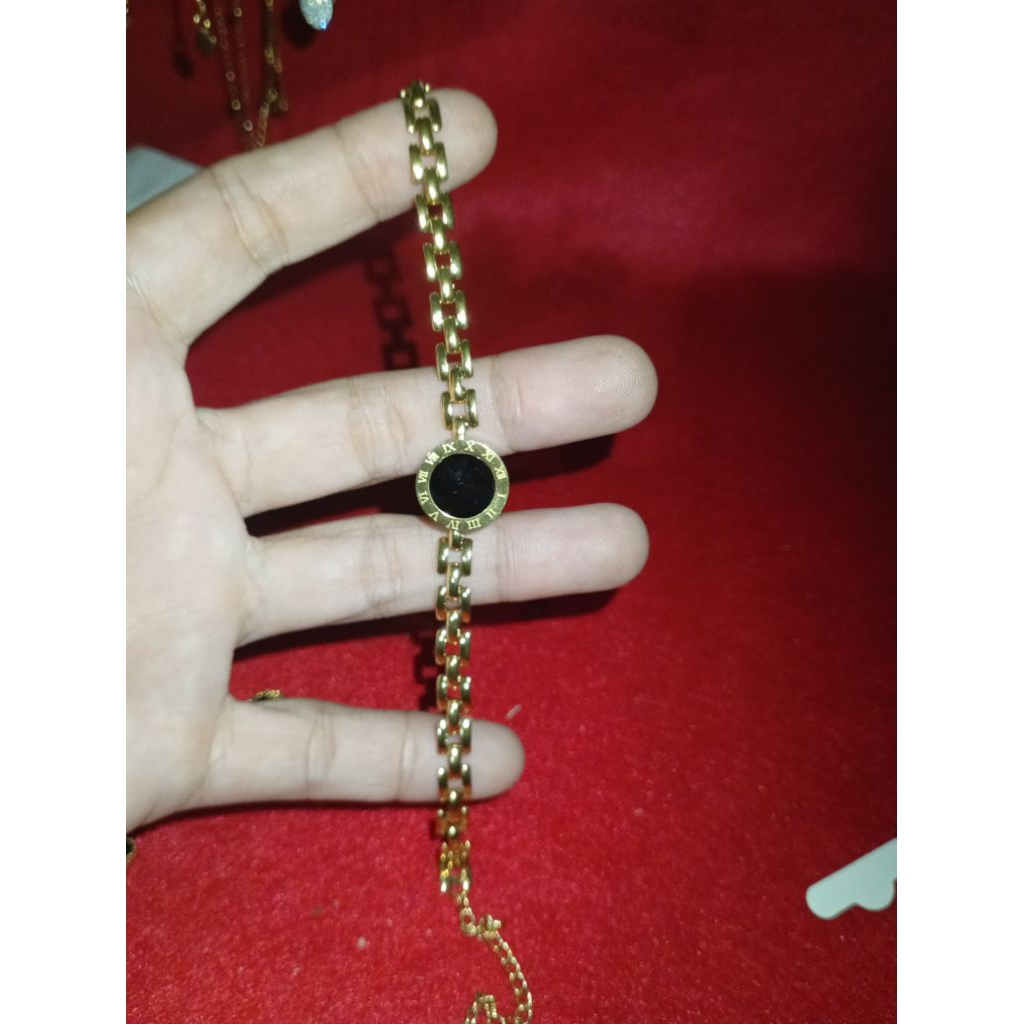 gelang hitam rantai
