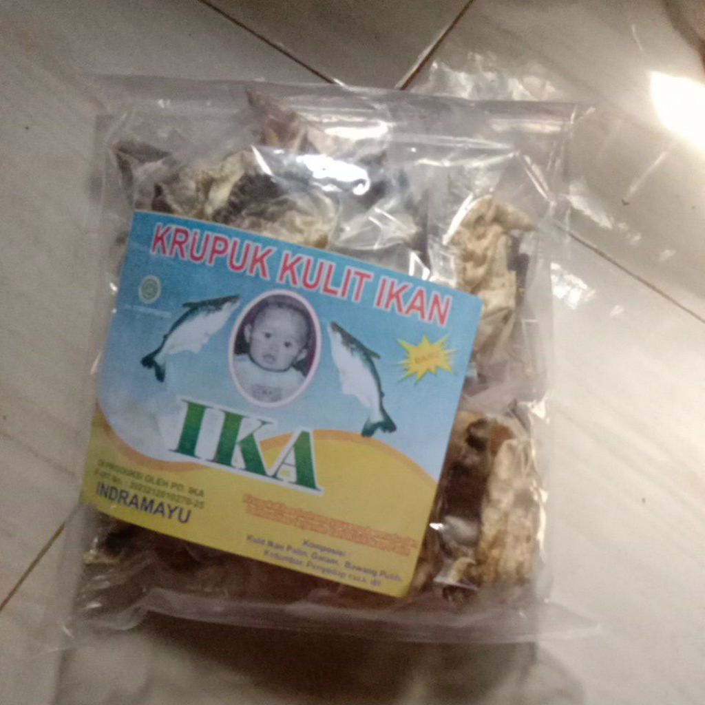 

KERUPUK KULIT IKAN cap IKA isi 12 bungkus