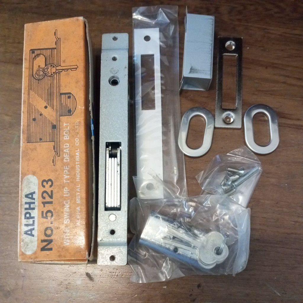 ALPHA 5123 Kunci Pintu Aluminium with swing up type dead bolt