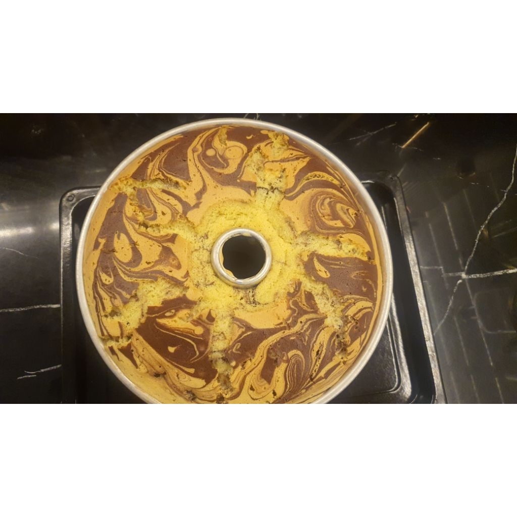 

Aneka bolu (Bolu marmer,Bolu sifon, Bolu ketan Hitam)