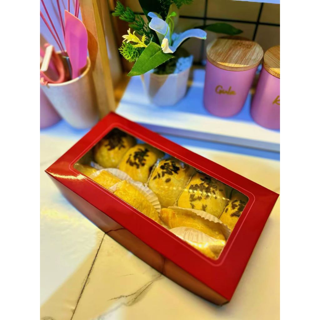 

Bolen pisang malang / bolen pisang all varian rasa / bolen pisang coklat / bolen pisang keju / bolen savory isi rougut