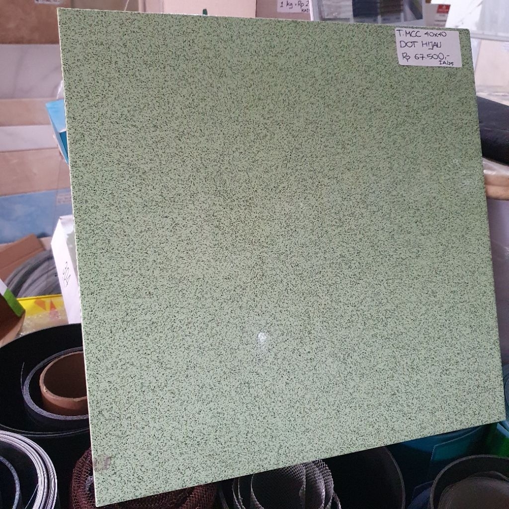 keramik lantai kamar tidur teras dapur ruang tamu rumah MCC 40x40 DOT HIJAU bintik green glossy gila
