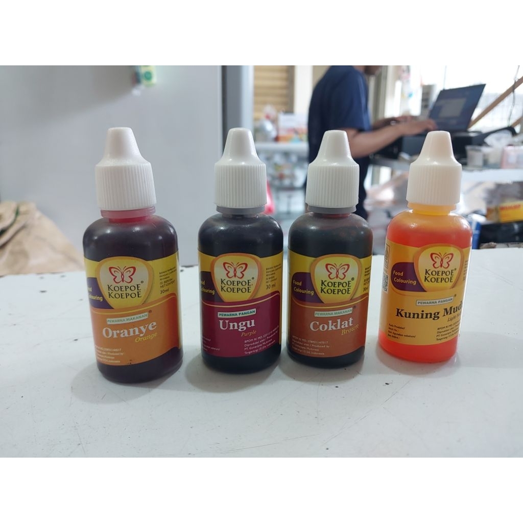 

pewarna makanan koepoe koepoe varian | coklat, hitam, merah, merah muda, hijau, hijau muda, biru, kuning, kuning muda, kuning tua, oranye, ungu