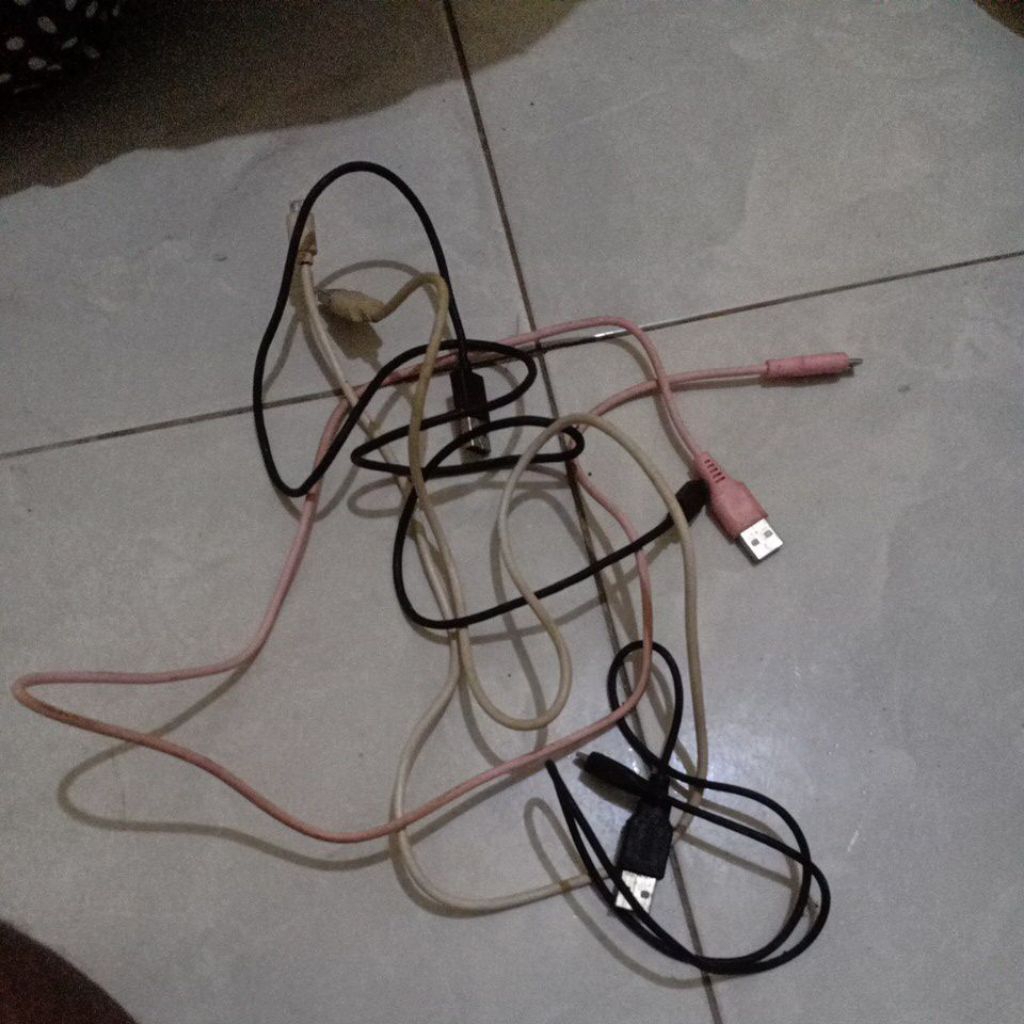 kabel charger bekas baik