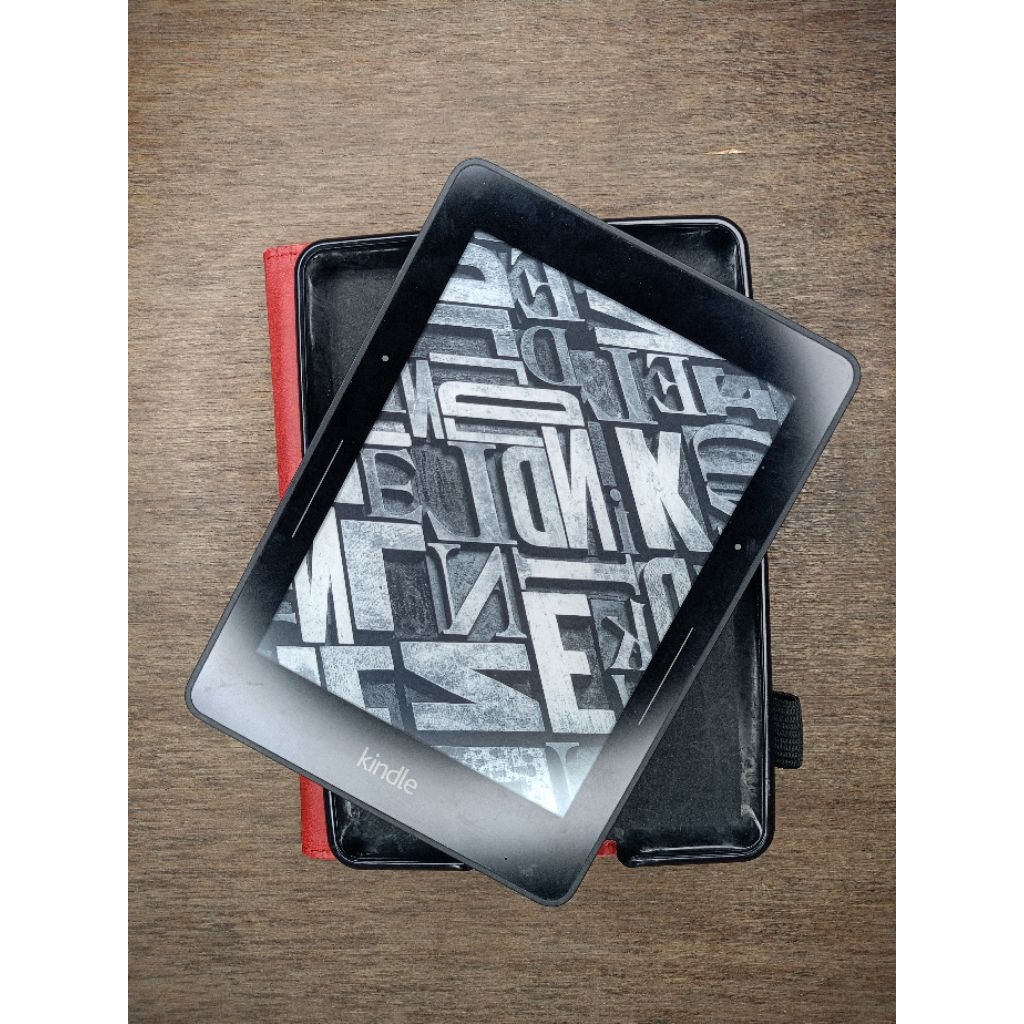 Kindle voyage ( Preloved ).