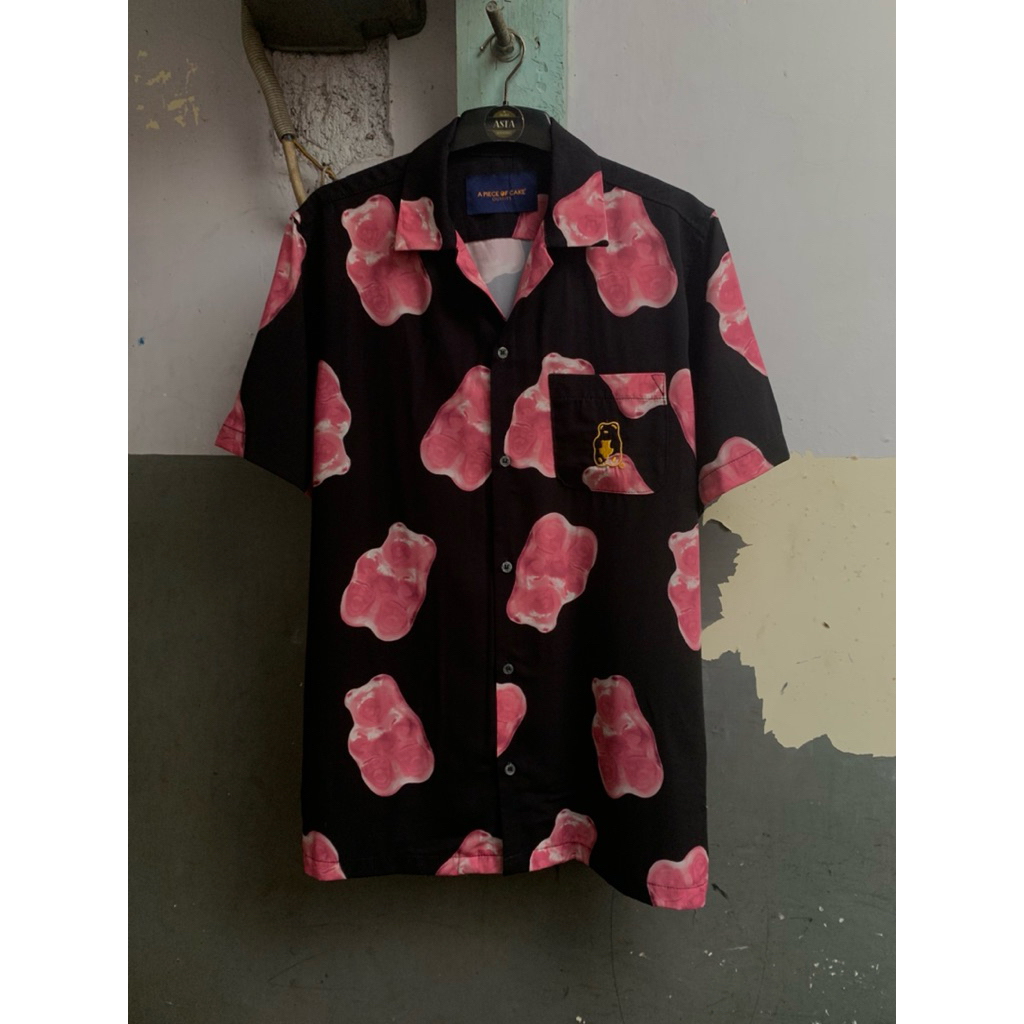 kemeja pria motif lengan pendek A piece of cake preloved L