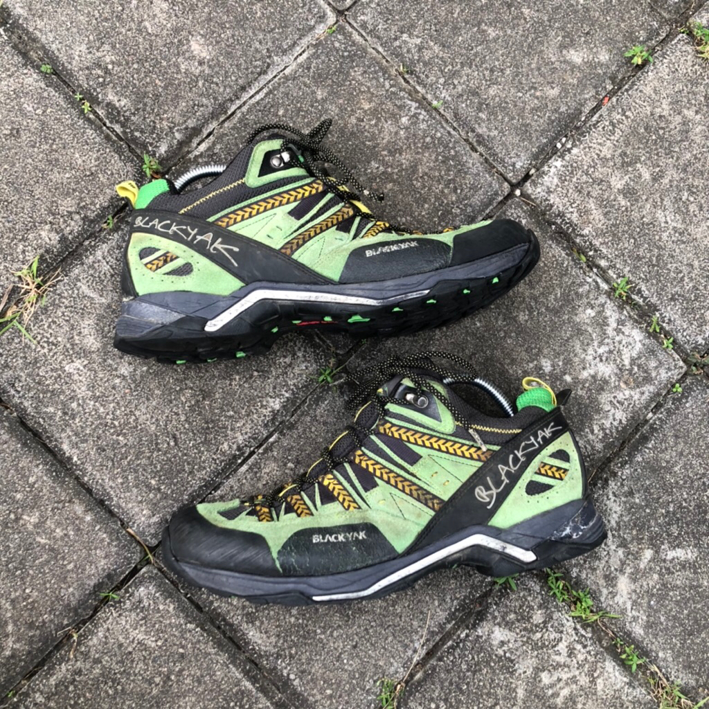 sepatu outdoor blackyak 45 second bekas