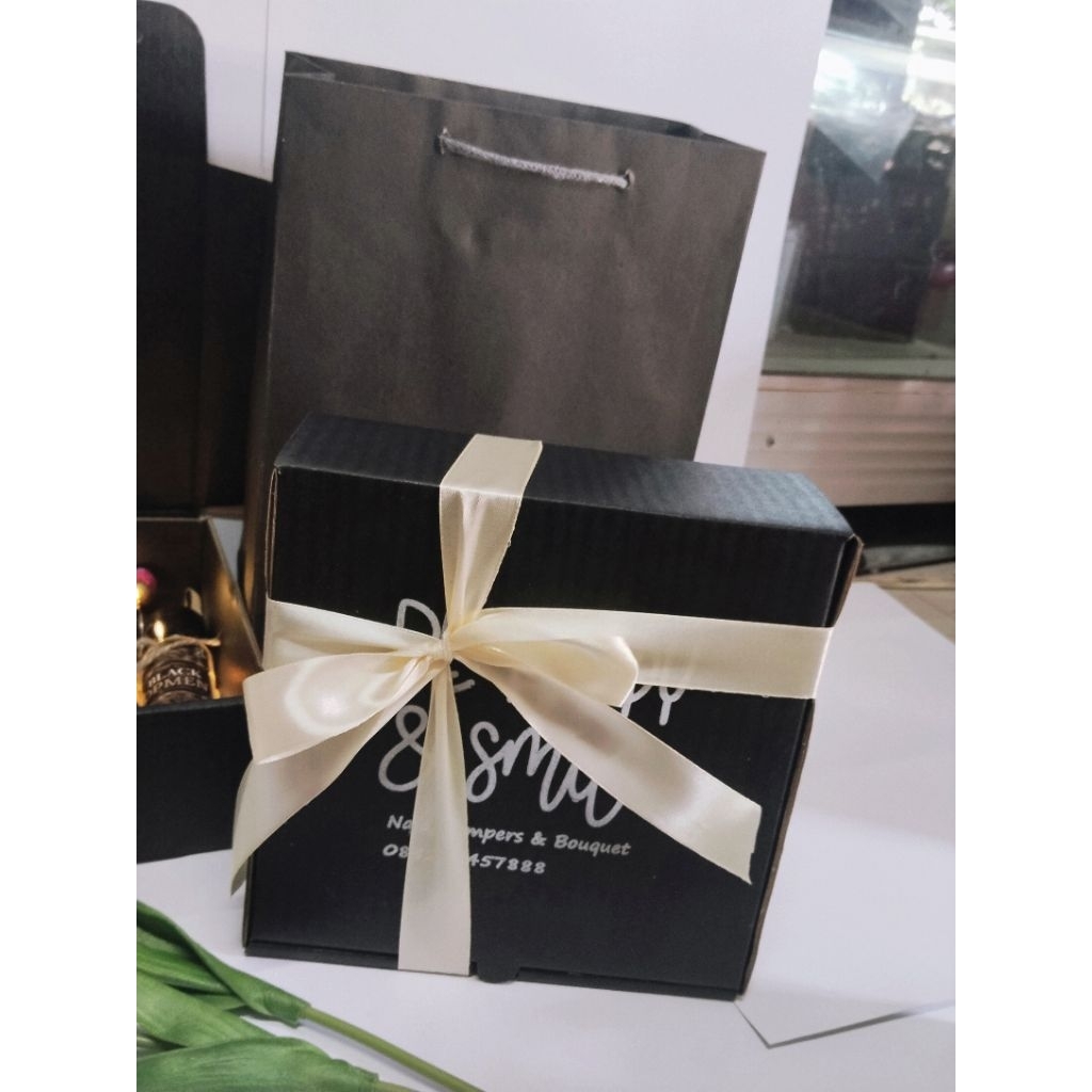 Moms_Syafa Hampers Cowok Ulang Tahun Kado Ultah Hadiah Wisuda Hadiah Sempro Wisuda Anniversary Hari