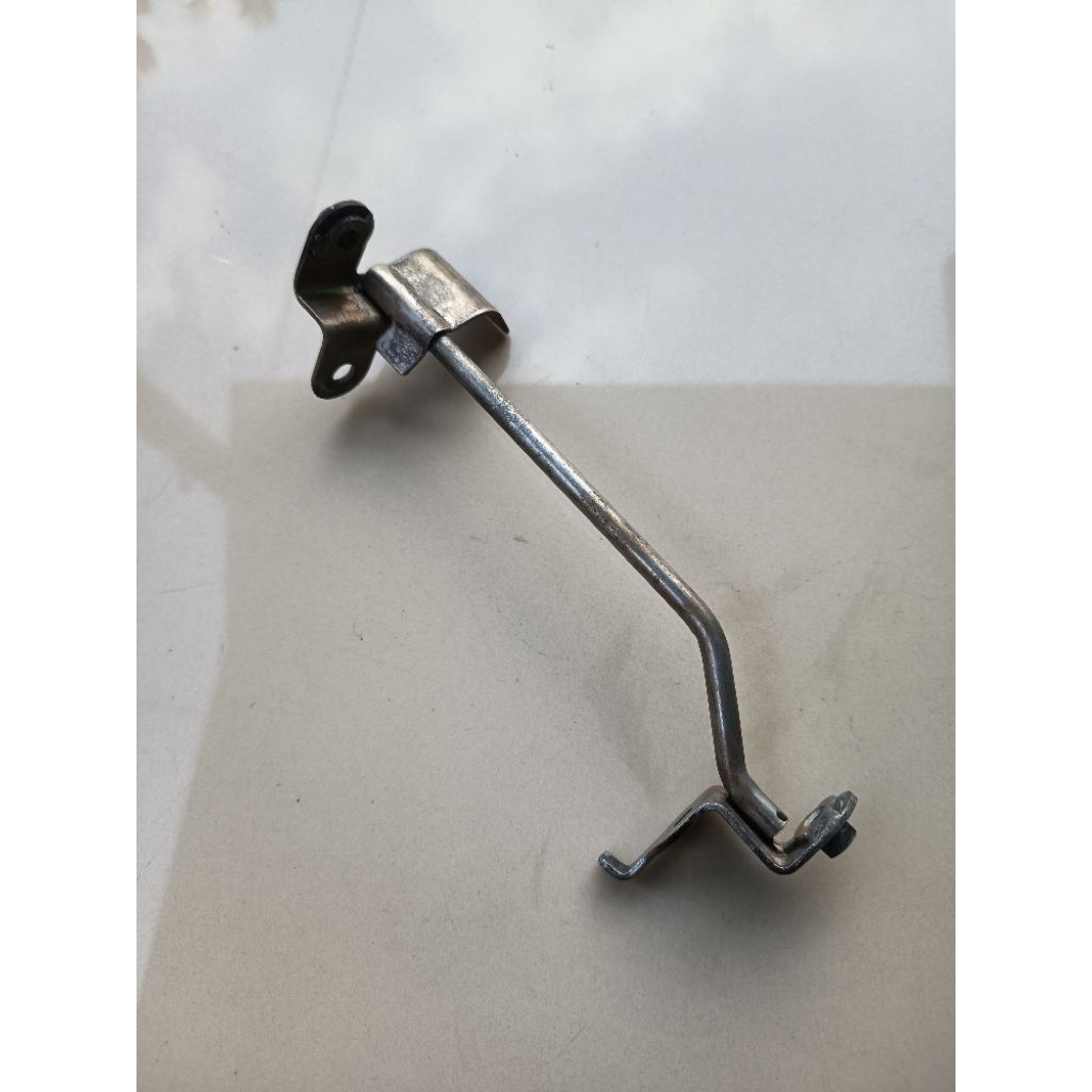 BREKET DUDUKAN SAYAP SUPRA X 125 FI KYZ HELM IN