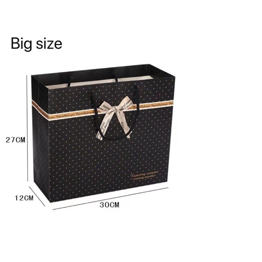 

Paper Bag Jumbo Motif Polkadot Hitam Pita Tas Hampers Hadiah Kado Gift Tas Jinjing Paperbag