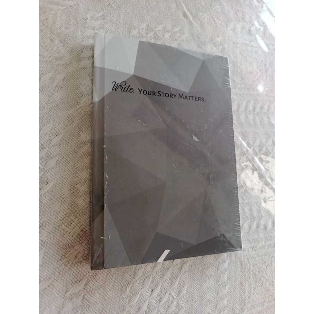 

Buku Jurnal Diary Write Your Story Matters Putih