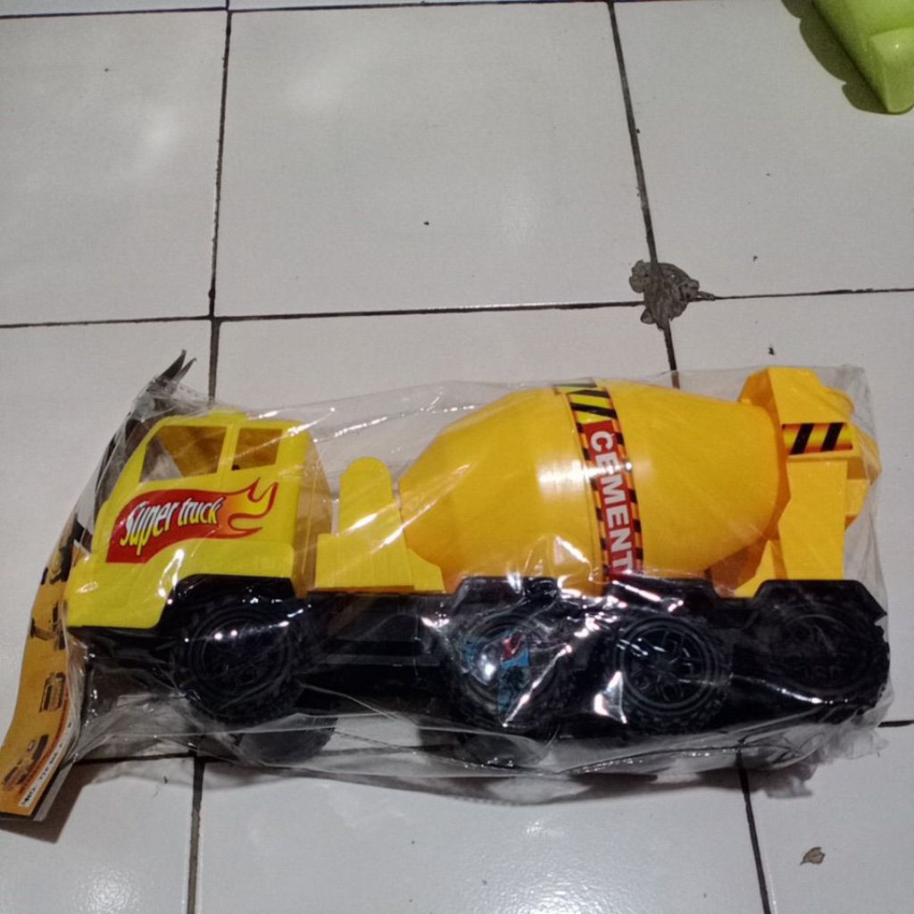 TTP 888 Mainan anak truk molen