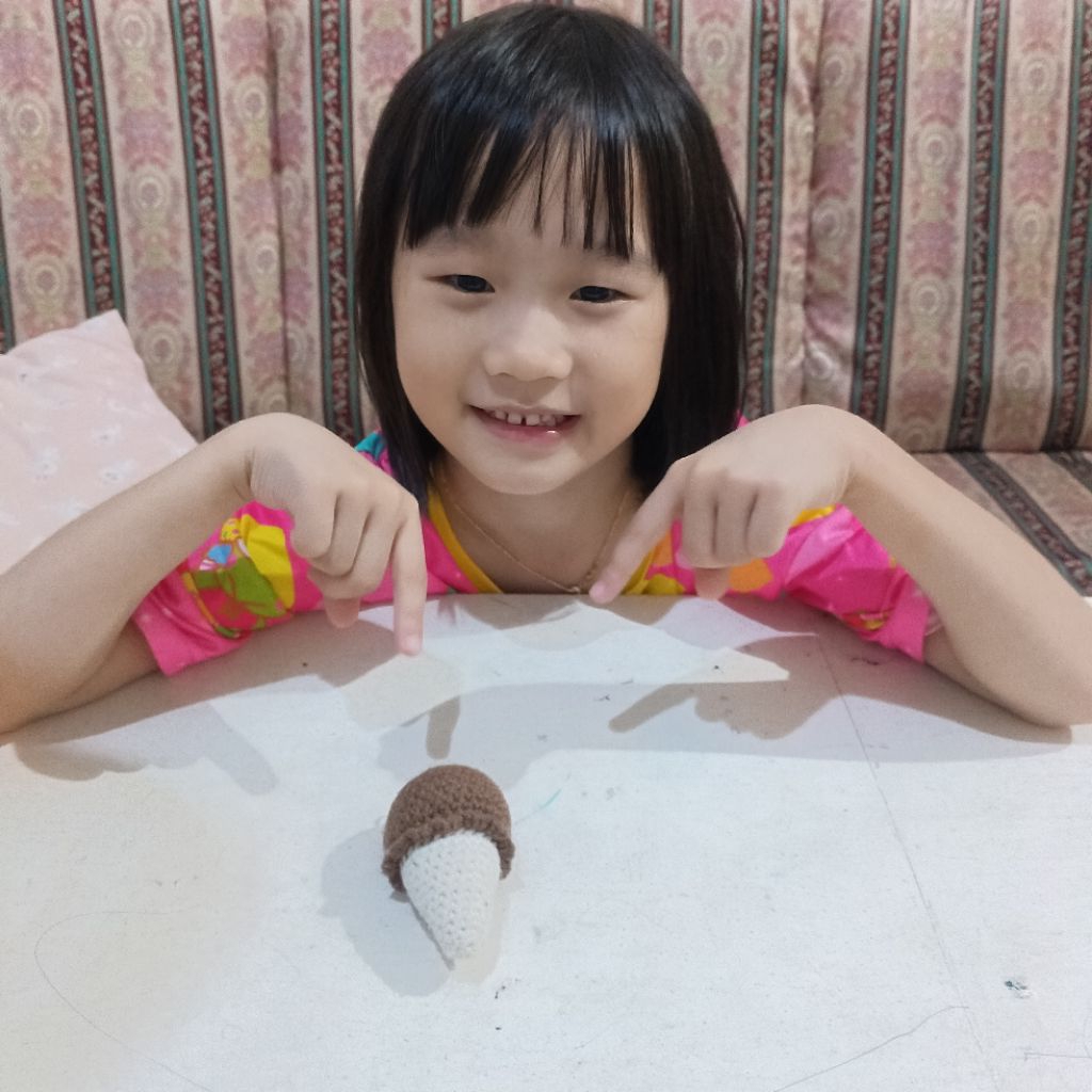 JUALAN MAINAN es krim