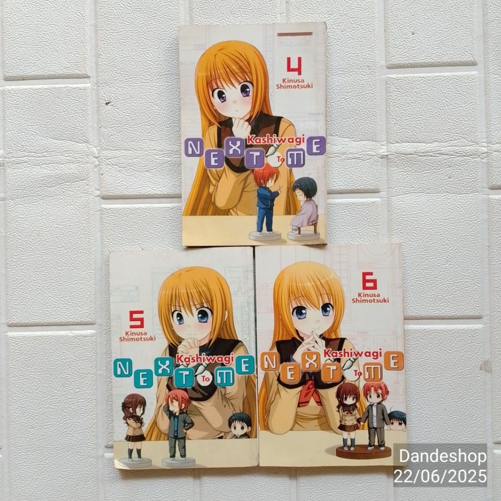 Kashiwagi Next to Me by Kinusa Shimotsuki - Komik Original Bekas Cabutan