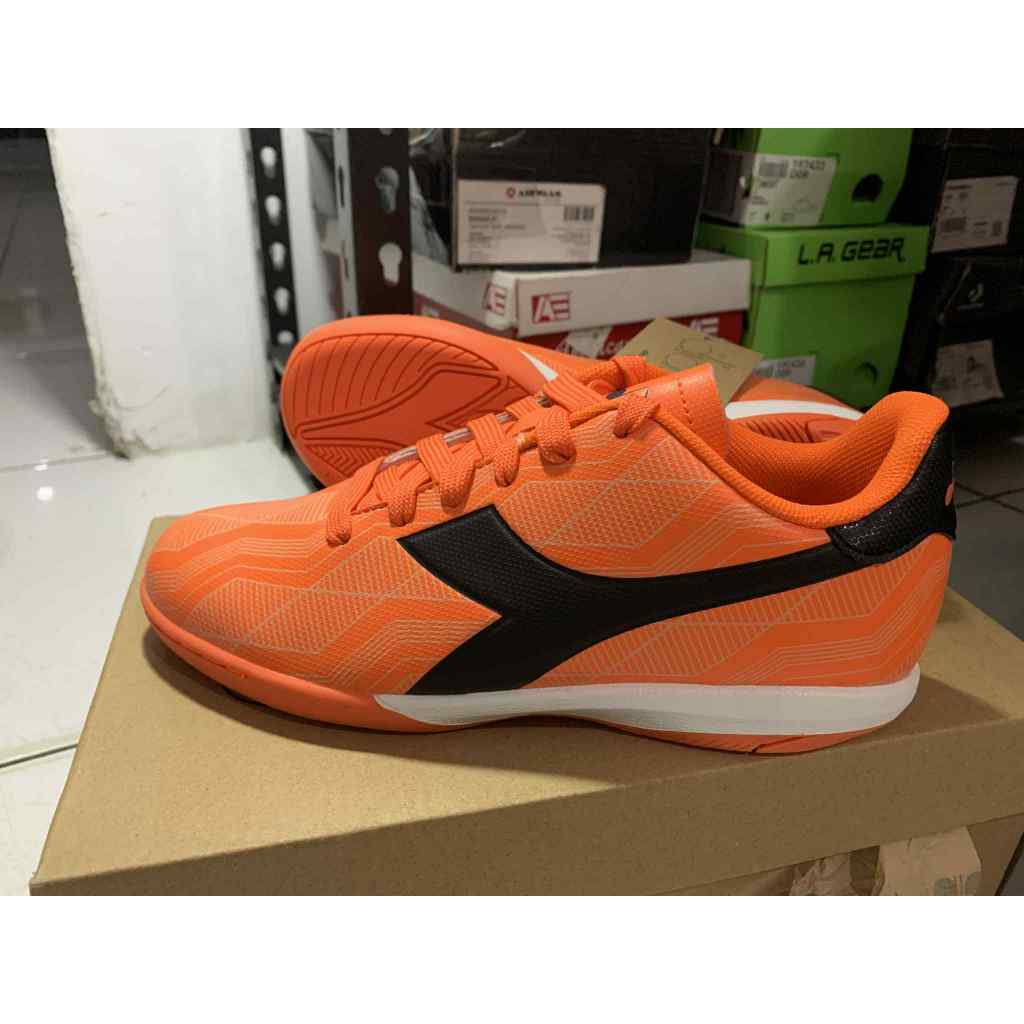 sepatu futsal diadora original