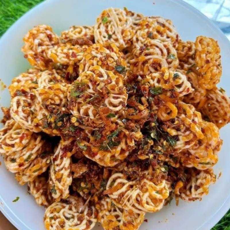 

Kerupuk Seblak Mawar 1kg Kerupuk Mawar Bantet Pedas Daun Jeruk Krupuk Seblak Mawar Asin Pedas Renyah