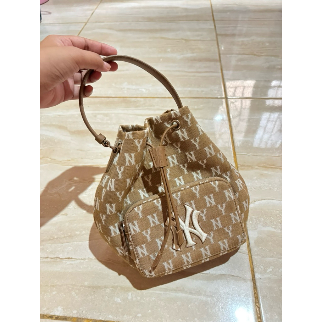 Preloved mlb bucket bag