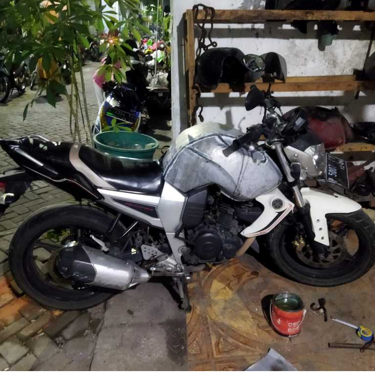 Tangki Custom Besar Super Jumbo PNP Byson Full Plat 28 Liter