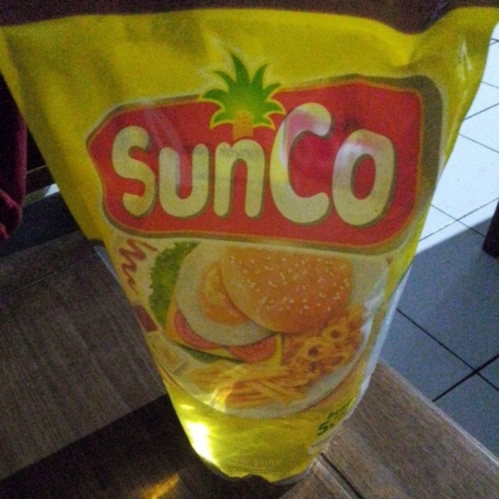 

minyak goreng sunco sunco 2 L beli 3 pcs harga satunya jadi 37 RB