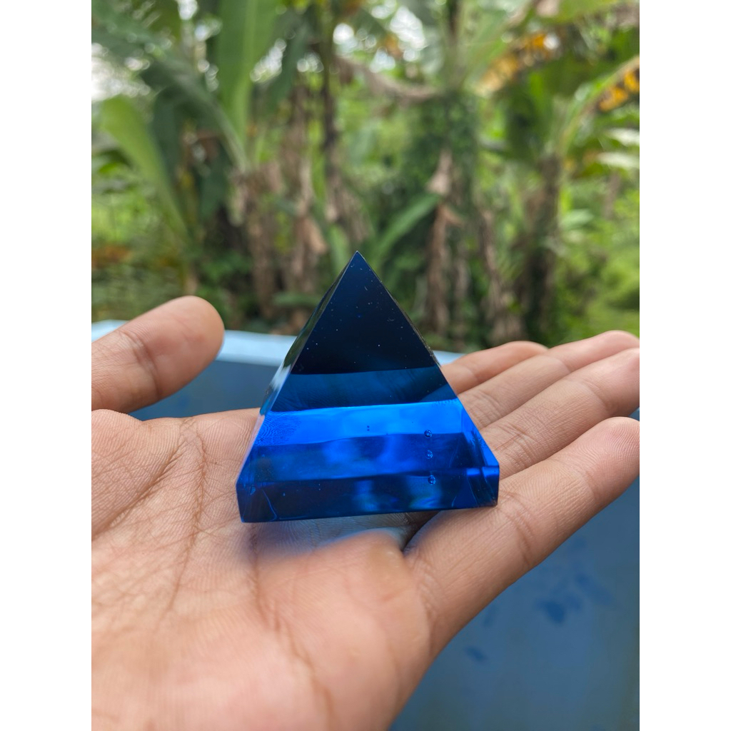 ukiran pyramid obsidian biru 002