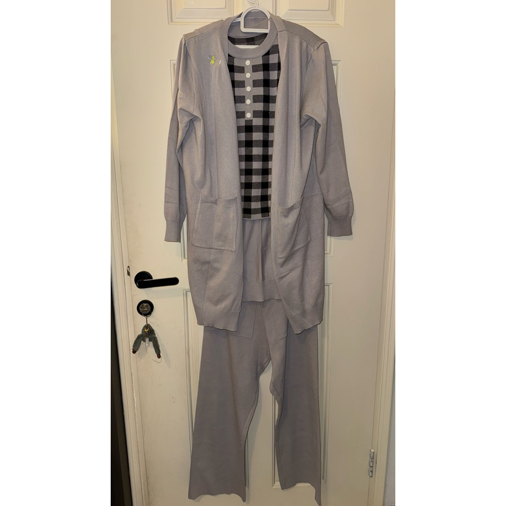 1 set cardigan celana rajut