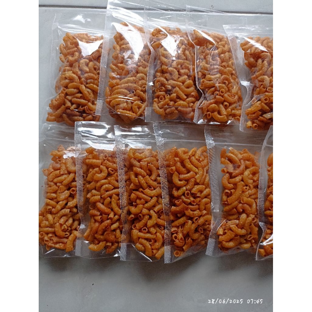 

MAKARONI RENYAH PEDAS DAUN JERUK