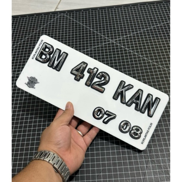 PLAT AKRILIK TIMBUL  MOTOR MEWAH SEGI 5 PIRAMID GRATIS COVER/DUDUKAN / ANGKA TIMBUL / PLAT TIMBUL