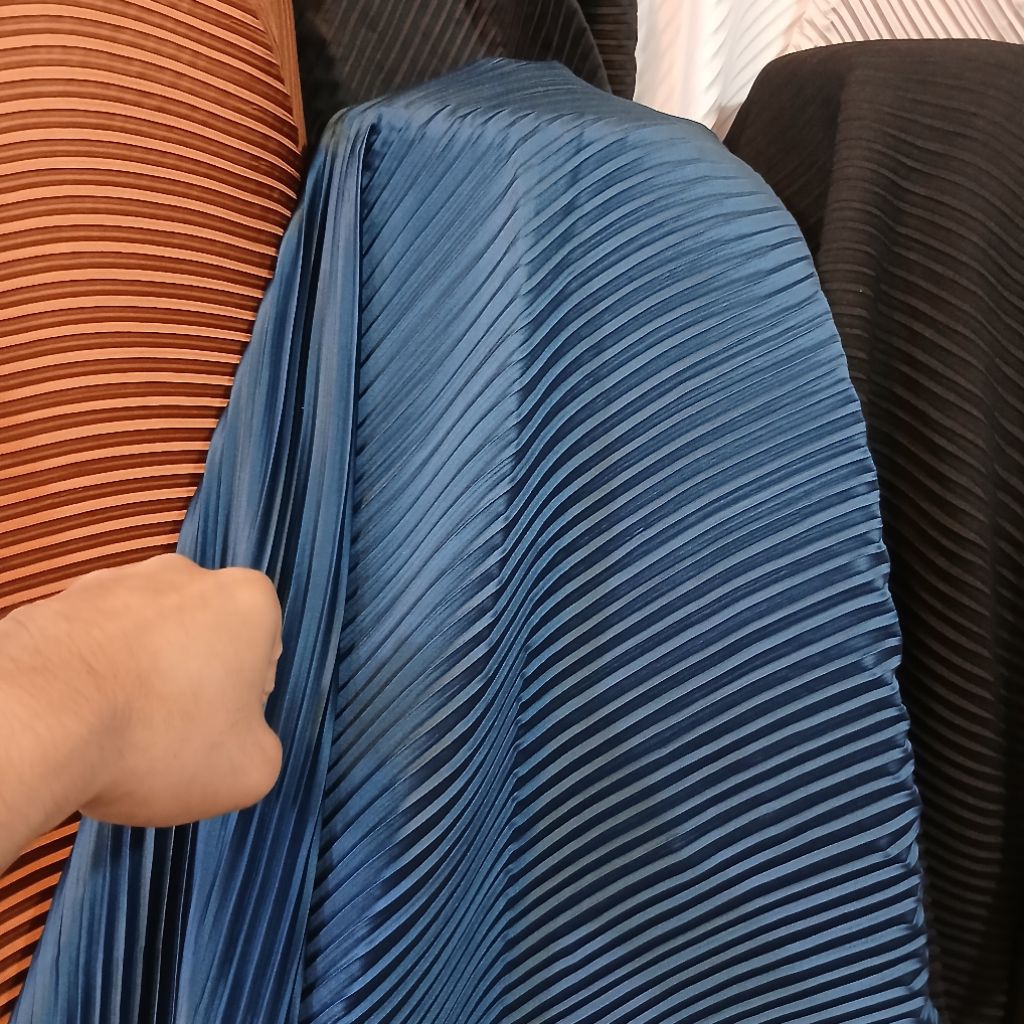 Kain Satin Plisket Polos Super Lebar 150 cm Harga per Setengah Meter untuk Celana dan Rok