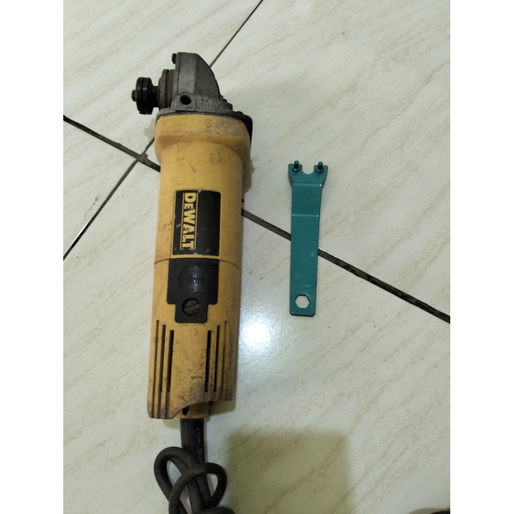 GERINDA DEWALT 4.inc KONDISI BEKAS SIAP PAKAI KERJA