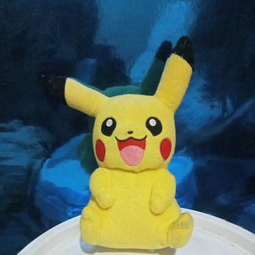 boneka pl pikachu