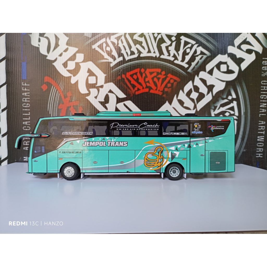 Miniatur Bus JB5 KOMANG Jempol Trans Mainan Basuri Bus set lampu pajangan toy ban