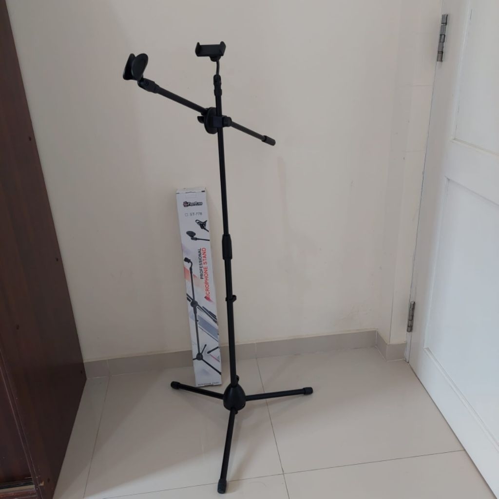 stand mic tinggi plus holder handphone merk first class stand mic panjang